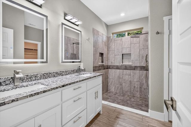 1093 Oak Ridge Drive, Oak Ridge, TX 75160