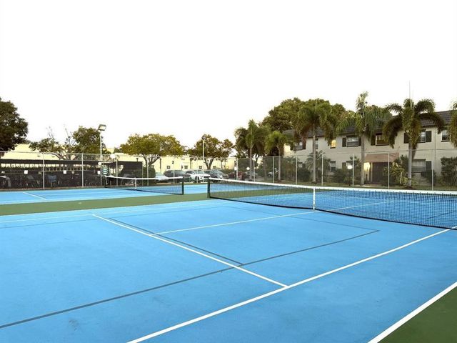 5621 SW 2nd Court 201, Margate, FL 33068