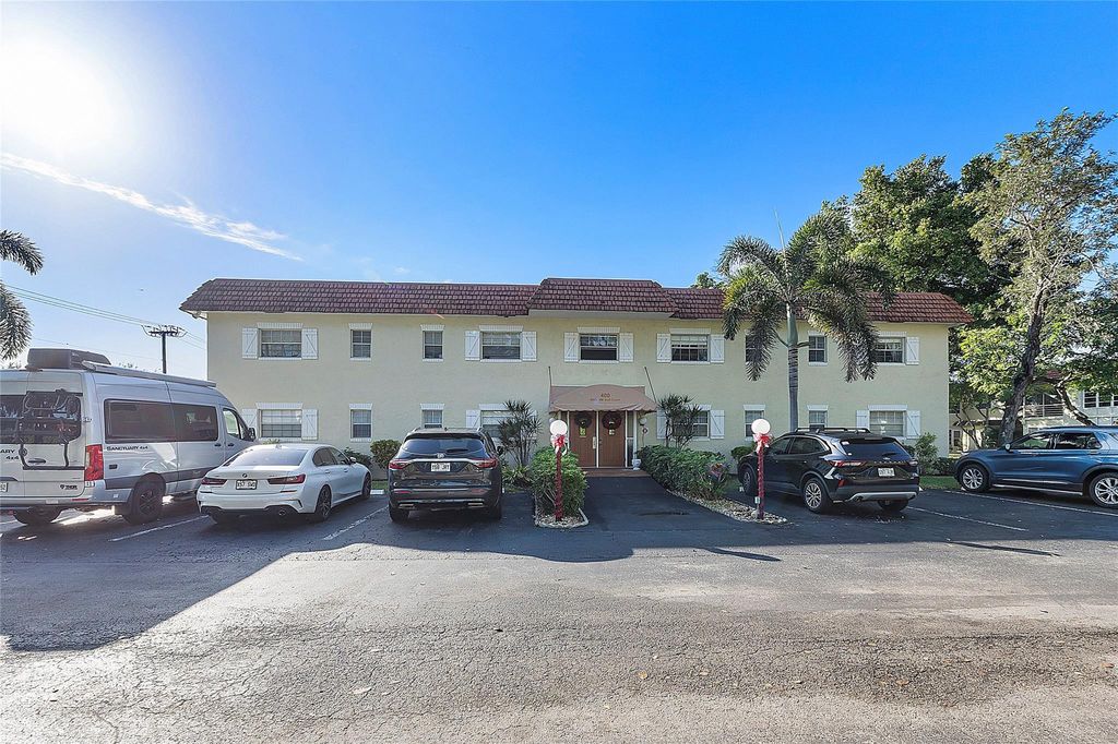 5621 SW 2nd Court 201, Margate, FL 33068