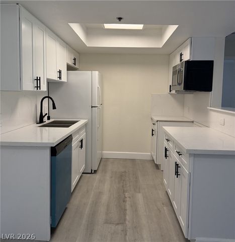 4200 VALLEY VIEW Boulevard 3043, Las Vegas, NV 89103