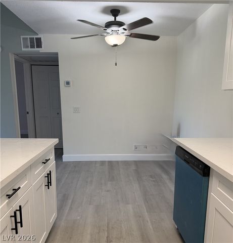 4200 VALLEY VIEW Boulevard 3043, Las Vegas, NV 89103