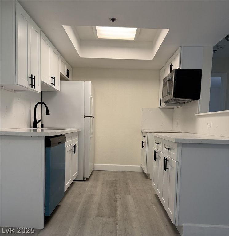 4200 VALLEY VIEW Boulevard 3043, Las Vegas, NV 89103