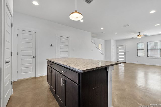 1162 N OLIVE ST, San Antonio, TX 78202