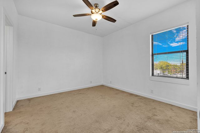 1162 N OLIVE ST, San Antonio, TX 78202