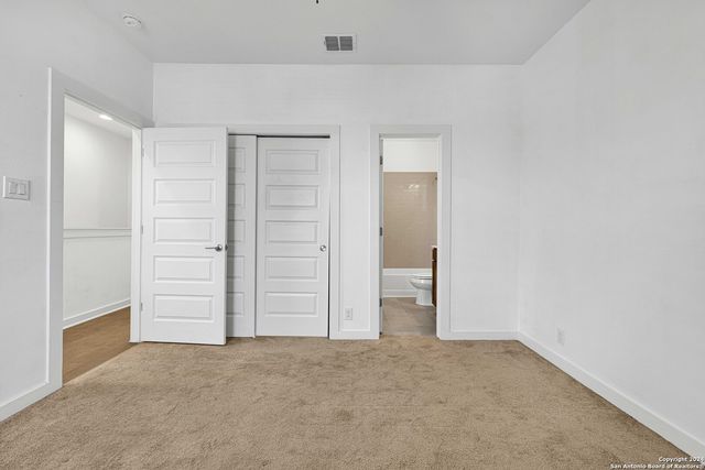 1162 N OLIVE ST, San Antonio, TX 78202
