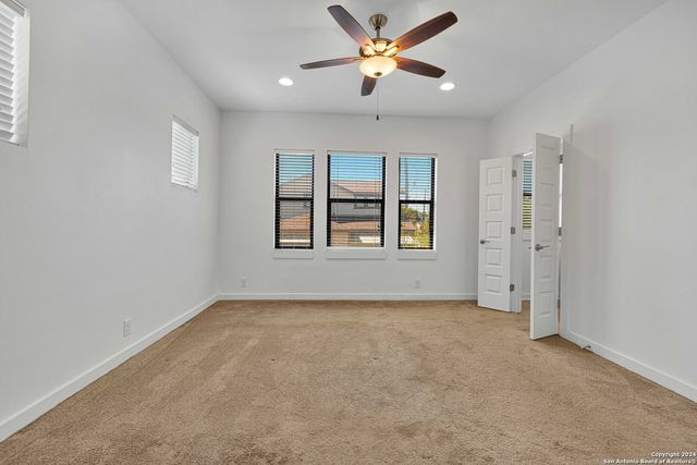 1162 N OLIVE ST, San Antonio, TX 78202