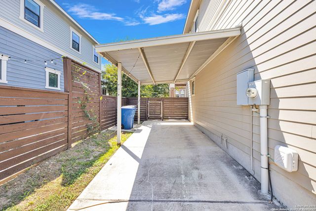 1162 N OLIVE ST, San Antonio, TX 78202