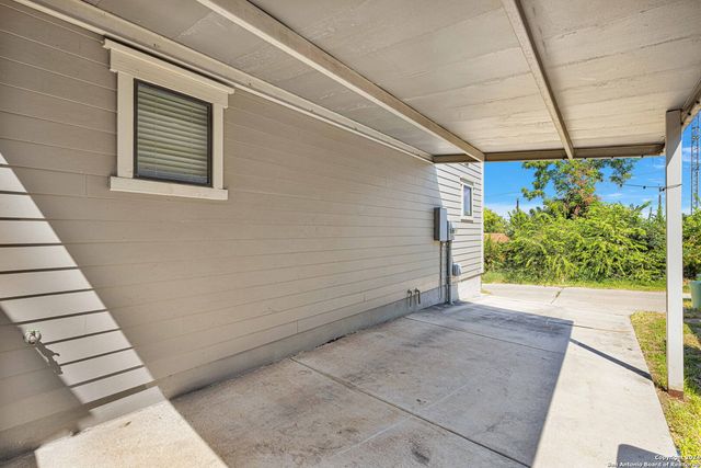 1162 N OLIVE ST, San Antonio, TX 78202