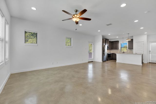 1162 N OLIVE ST, San Antonio, TX 78202