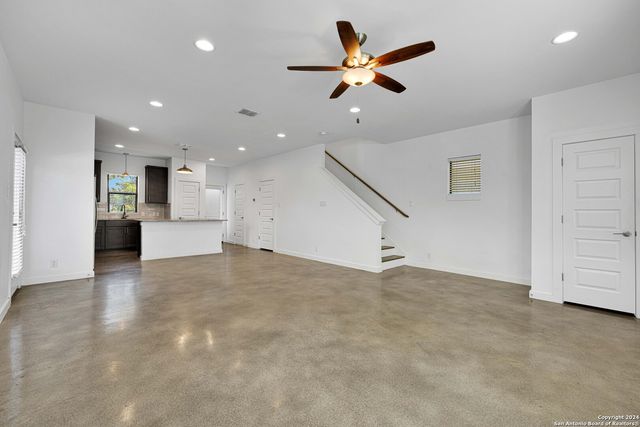 1162 N OLIVE ST, San Antonio, TX 78202