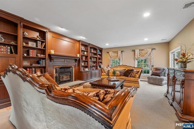 580 Brookside Avenue, Allendale, NJ 07401