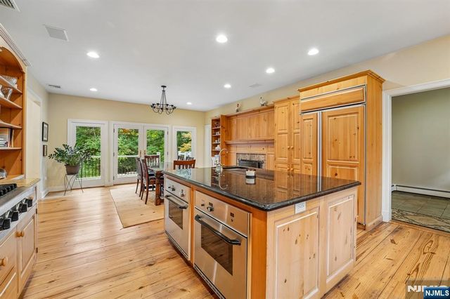 580 Brookside Avenue, Allendale, NJ 07401