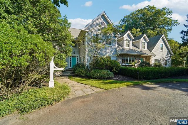 580 Brookside Avenue, Allendale, NJ 07401
