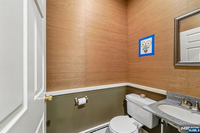 580 Brookside Avenue, Allendale, NJ 07401