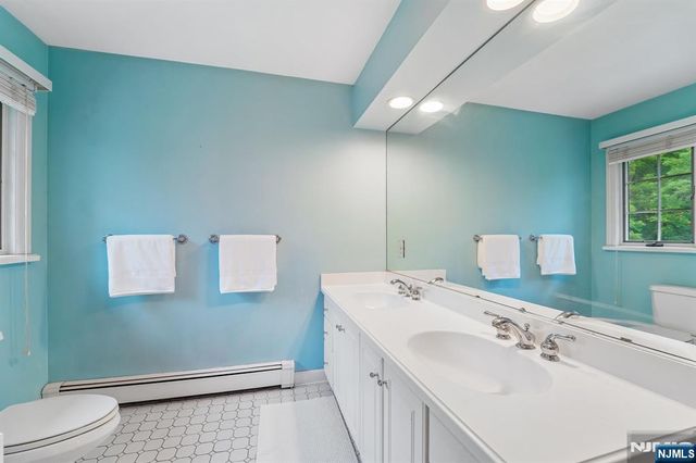 580 Brookside Avenue, Allendale, NJ 07401