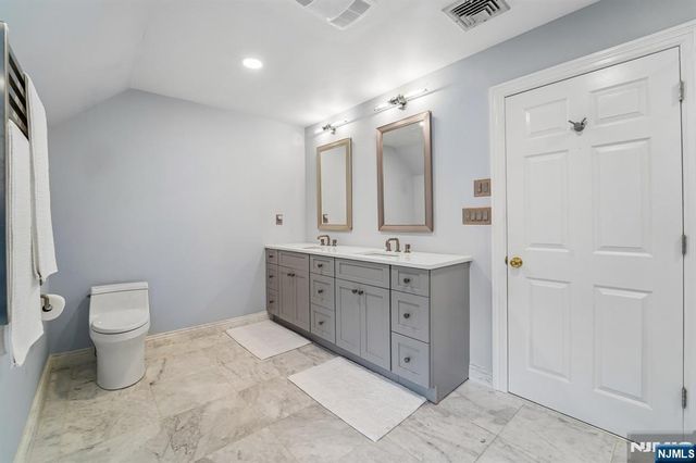 580 Brookside Avenue, Allendale, NJ 07401