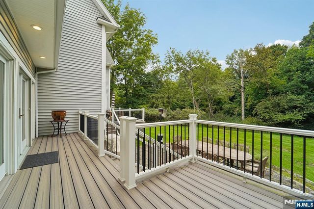 580 Brookside Avenue, Allendale, NJ 07401
