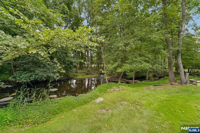 580 Brookside Avenue, Allendale, NJ 07401