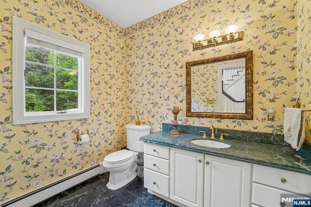580 Brookside Avenue, Allendale, NJ 07401
