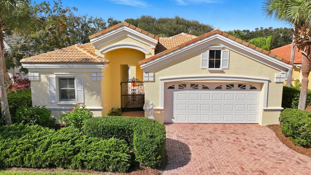 41 KINGFISHER LANE, Palm Coast, FL 32137