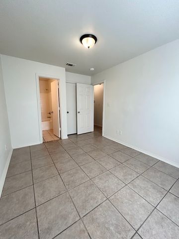 5018 Nell Street 5016, Fort Worth, TX 76119