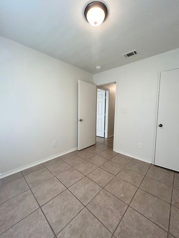 5018 Nell Street 5016, Fort Worth, TX 76119