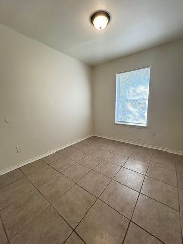 5018 Nell Street 5016, Fort Worth, TX 76119