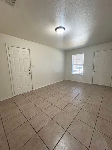 5018 Nell Street 5016, Fort Worth, TX 76119