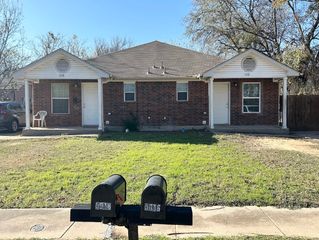 5018 Nell Street 5016, Fort Worth, TX 76119