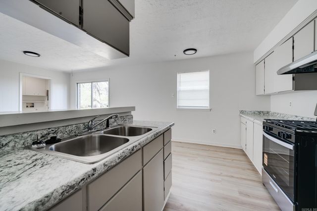 2619 Elkhart Dr, Little Rock, AR 72204