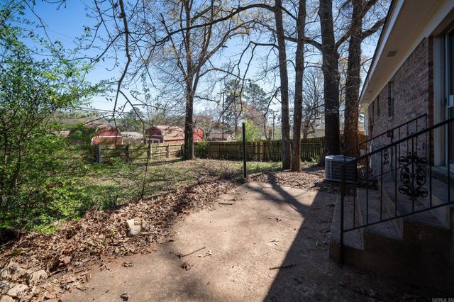 2619 Elkhart Dr, Little Rock, AR 72204