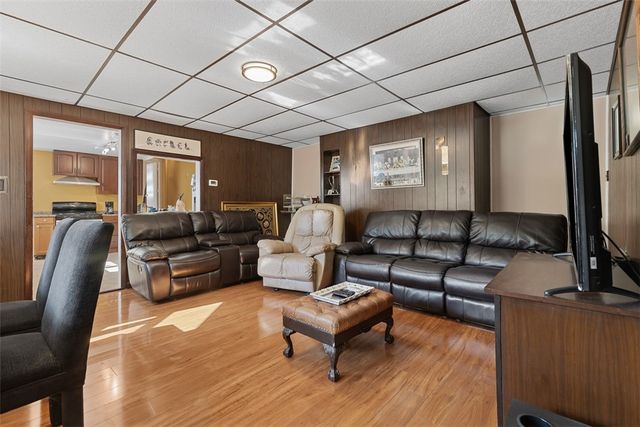 22 James Street, Shaler, PA 15223