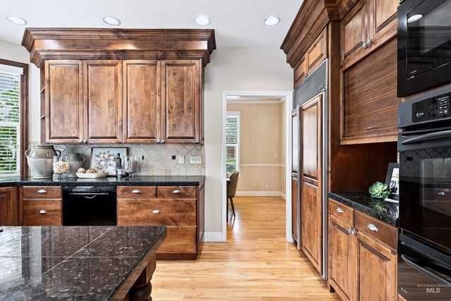3706 N Lakegrove Pl, Boise, ID 83713