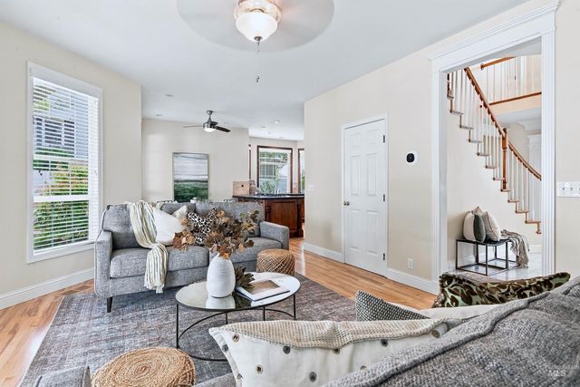 3706 N Lakegrove Pl, Boise, ID 83713