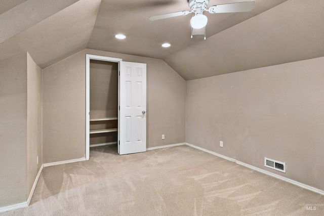 3706 N Lakegrove Pl, Boise, ID 83713