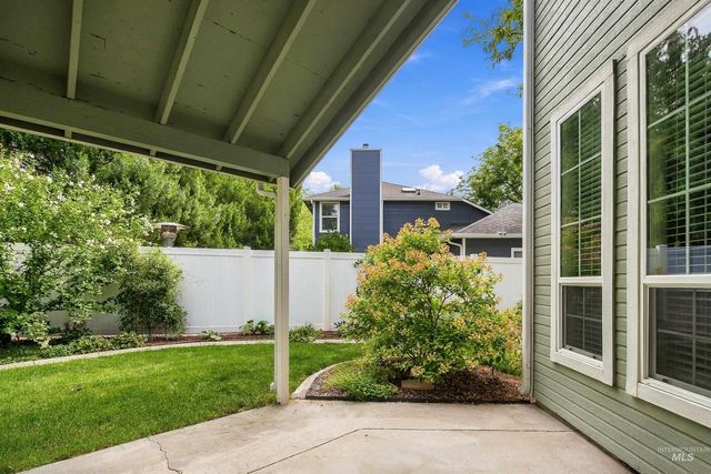 3706 N Lakegrove Pl, Boise, ID 83713