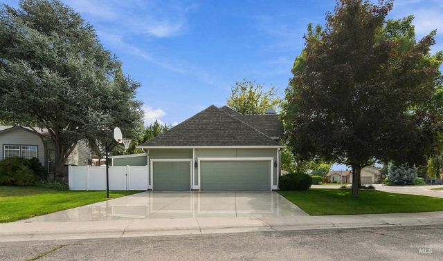 3706 N Lakegrove Pl, Boise, ID 83713