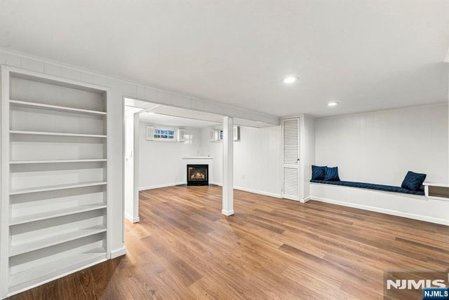 16 Hillcrest Road, Tenafly, NJ 07670