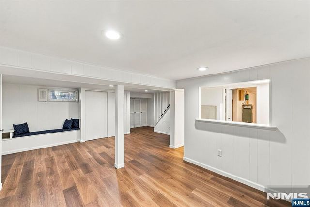 16 Hillcrest Road, Tenafly, NJ 07670