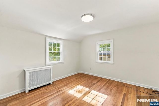 16 Hillcrest Road, Tenafly, NJ 07670
