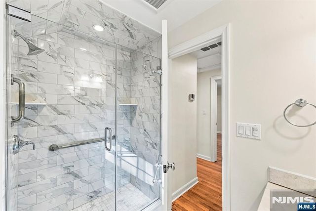 16 Hillcrest Road, Tenafly, NJ 07670