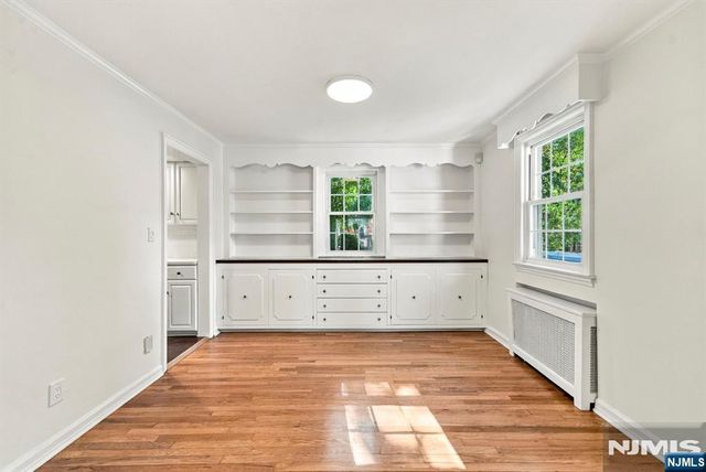 16 Hillcrest Road, Tenafly, NJ 07670