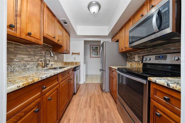 5973 WINDHOVER DRIVE E06, Orlando, FL 32819