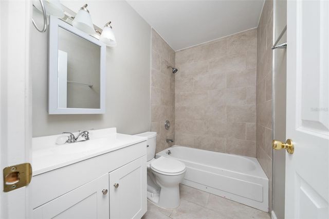 5973 WINDHOVER DRIVE E06, Orlando, FL 32819
