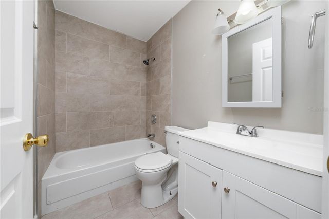 5973 WINDHOVER DRIVE E06, Orlando, FL 32819