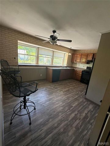1328 Coppergate Lane, St Louis, MO 63138
