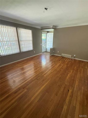 1328 Coppergate Lane, St Louis, MO 63138