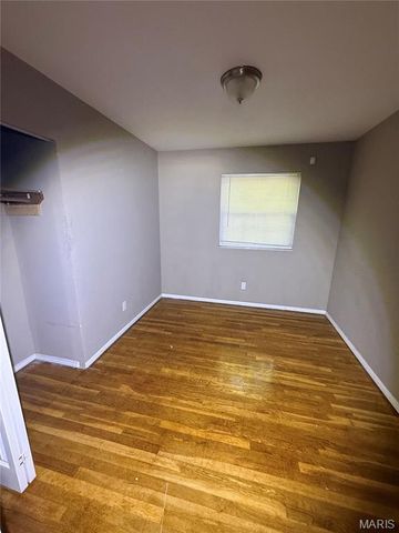 1328 Coppergate Lane, St Louis, MO 63138
