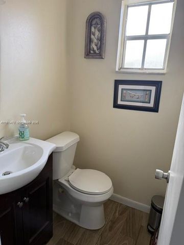 2200 Monroe Street 6, Hollywood, FL 33020