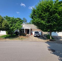 2516 River Trail Dr, Hermitage, TN 37076
